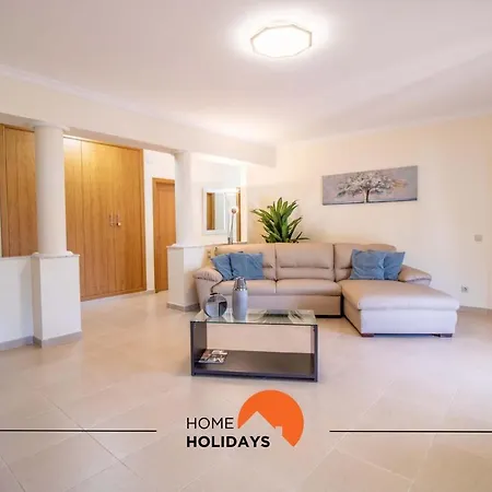 #102 V5 Clube By Holidays *