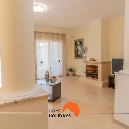 #102 V5 Clube By Holidays