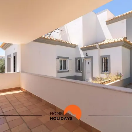 #102 V5 Clube By Holidays