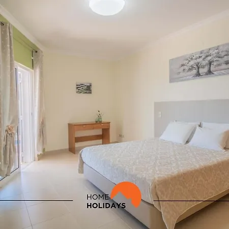 #102 V5 Clube By Holidays