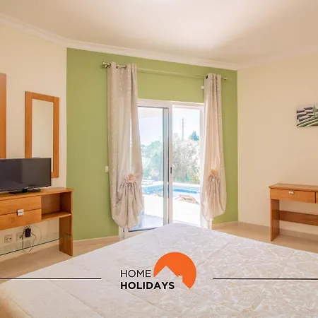 #102 V5 Clube By Holidays *